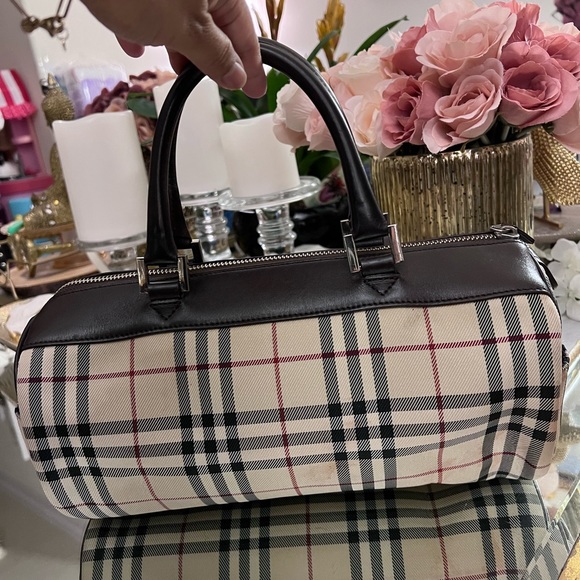 AUTHENTIC Burberry Boston Bag - Picture 5 of 8